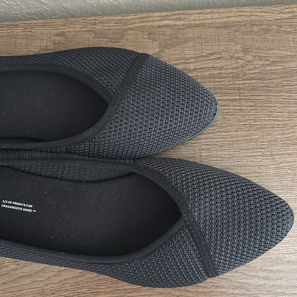TOMS Women's Katie Knit Pointed Toe Flats, Black, Size 10, Slip On - Picture 2 of 7